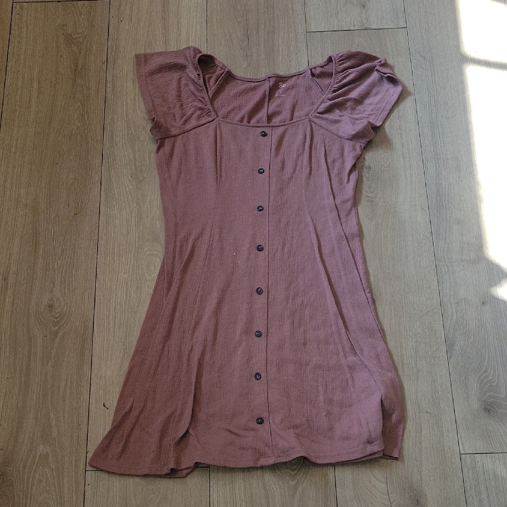 Chic Mauve Button-Down Dress